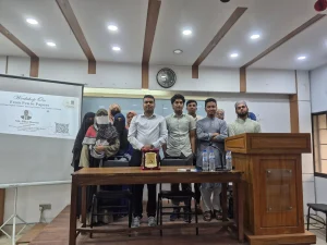 ঢাবি লেখক ফোরামে ইংরেজি কলাম লেখা বিষয়ক কর্মশালা অনুষ্ঠিত